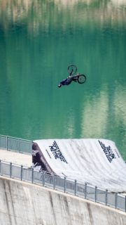 🚵‍♂️ Get ready for an epic ride! We’re worked with @valais2025 to bring you exclusive « Behind the Scenes » edits, giving you a sneak peek into the making of the 2025 Mountain Bike World Championships in Valais. 🌟

📽️ Shot at the stunning Emosson Dam under the creative direction of David Arnaud, we’re proud to be a part of crafting these incredible moments!

Riders: @jolandaneff @cam.bal @lucashuppert
Film director: @david__arnaud 
Camera: @julien_christe @vincentreynaud_ 
Drone FPV: mengafpv
Graphics: @krewproductions 

#Valais2025 #MTBWorldChamps #BTS #5elementsproduction