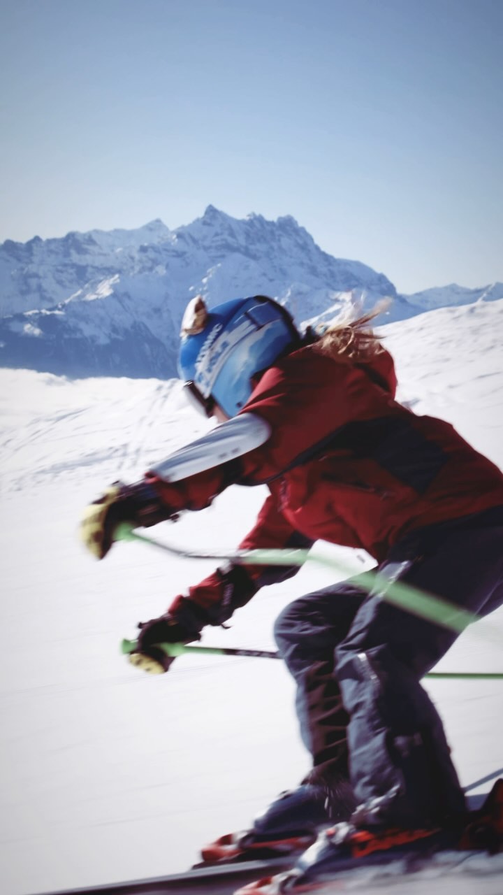 Ski follow during our last shoot for aiglon college! Those kids go fast!
#shooting #villars #ski #alpesvaudoise #redcamera #weloveourjob #filmmakerslife