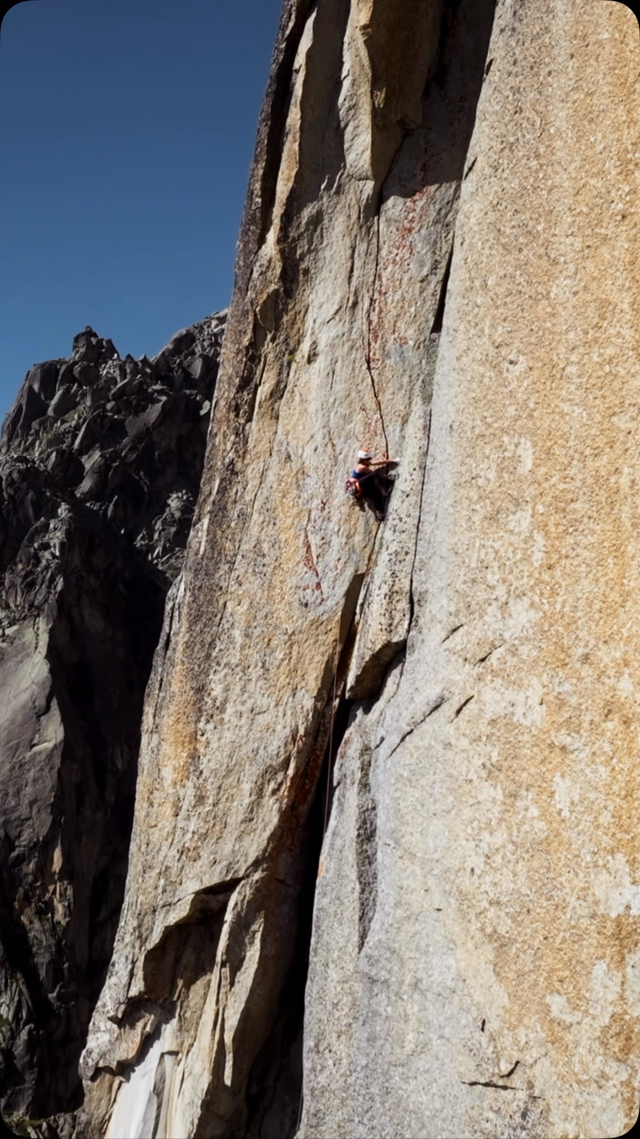 📽️🌄 On repart en tournée avec « Toune d’automne » ! Deux belles soirées de projections s’annoncent :

📍 Jeudi 3 avril à 20h30 à Martigny
Rejoignez-nous au cinéma Corso pour une soirée spéciale en présence de Nicole Berthod et Julien Christe. En bonus, nous projetterons également le film inspirant « Still Alive ».

📍 Jeudi 10 avril à 19h30 à Lausanne - Pathé les Galeries
Trois réalisateurs, trois regards uniques sur la montagne ! Aux côtés de Jonathan Viey, Aurélie Morison/Gonin et Julien Christe, découvrez une exploration de la montagne riche en émotions et aventures partagées. Une soirée marquée par des années de collaboration intense, des tournages mémorables et une passion commune pour l’image et le récit d’aventure.

🎬 Au programme à Lausanne :
• Toune d’automne
• Nendaz Backcountry Freeride
• Une belle histoire

On a hâte de partager ces moments avec vous ! ✨🏔️

#TouneDautomne #Projection #Montagne #Cinéma #Martigny #Lausanne #OutdoorFilms #Aventure #Filmaker